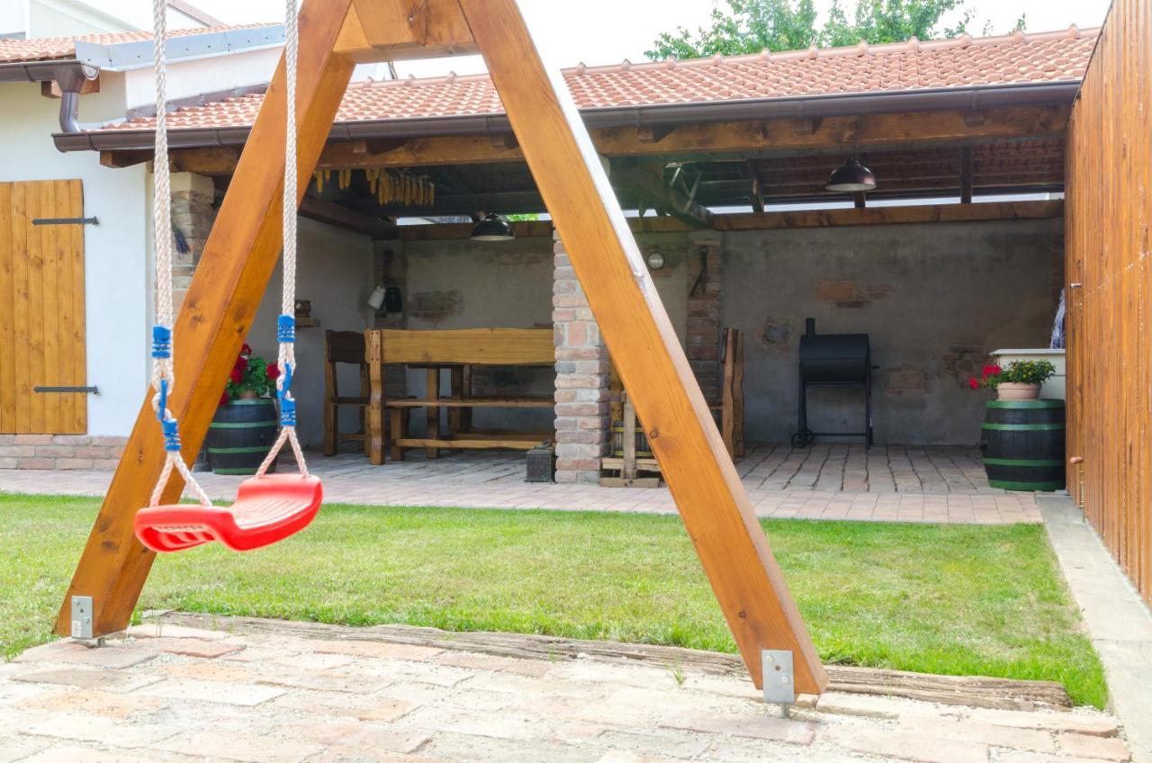 Chalupa Hlohovec Villa Kültér fotó